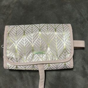 Adrienne Vittadini Toiletry Travel Bag Foldable Hangable Hook Pink Gold NWOT